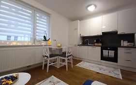 Lauro Apartment
